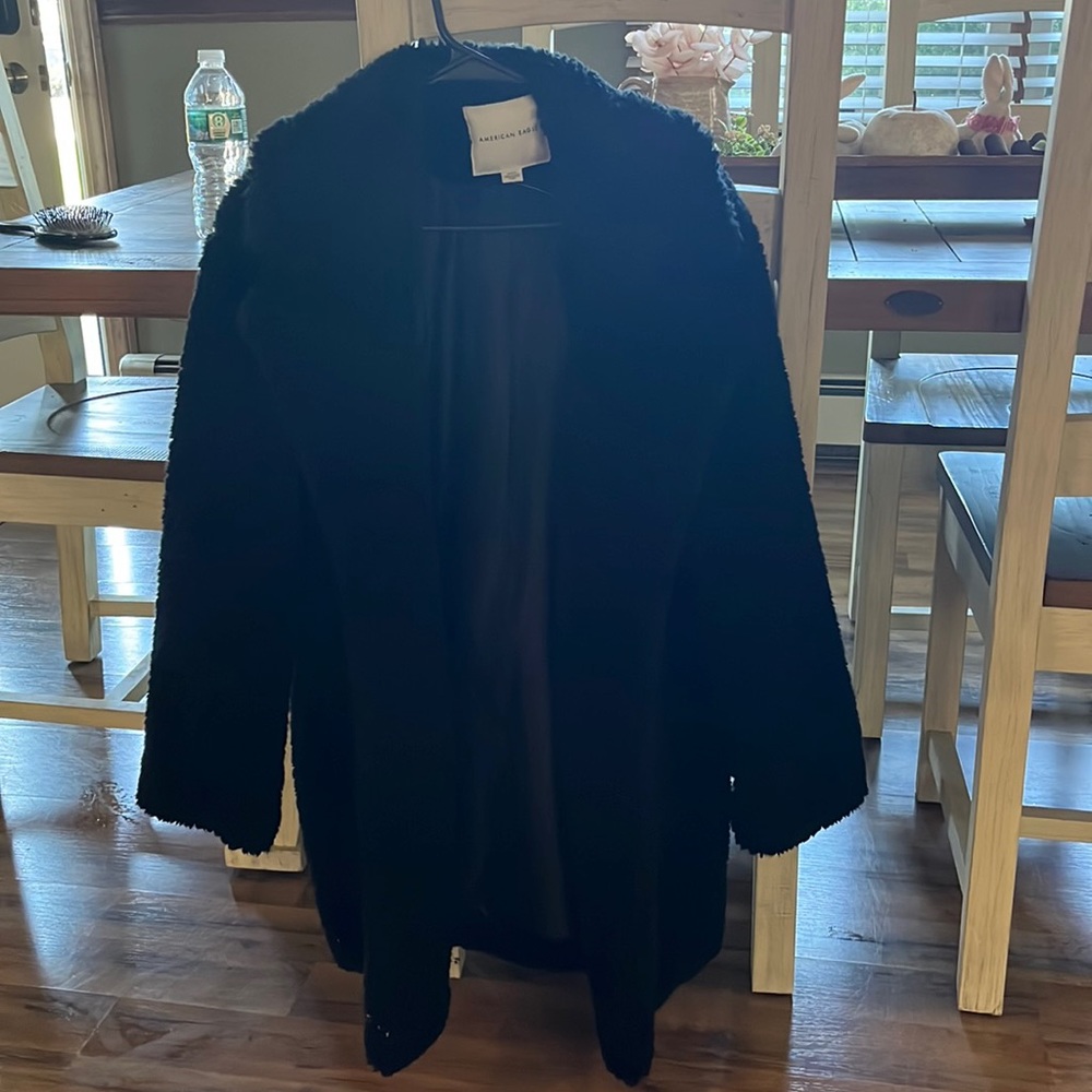 Black American Eagle dress coat. Size medium. Only worn 2 times.